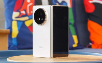Honor Magic V5 unboxing and hands-on