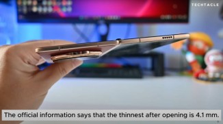 The Honor Magic V5 is slim and light