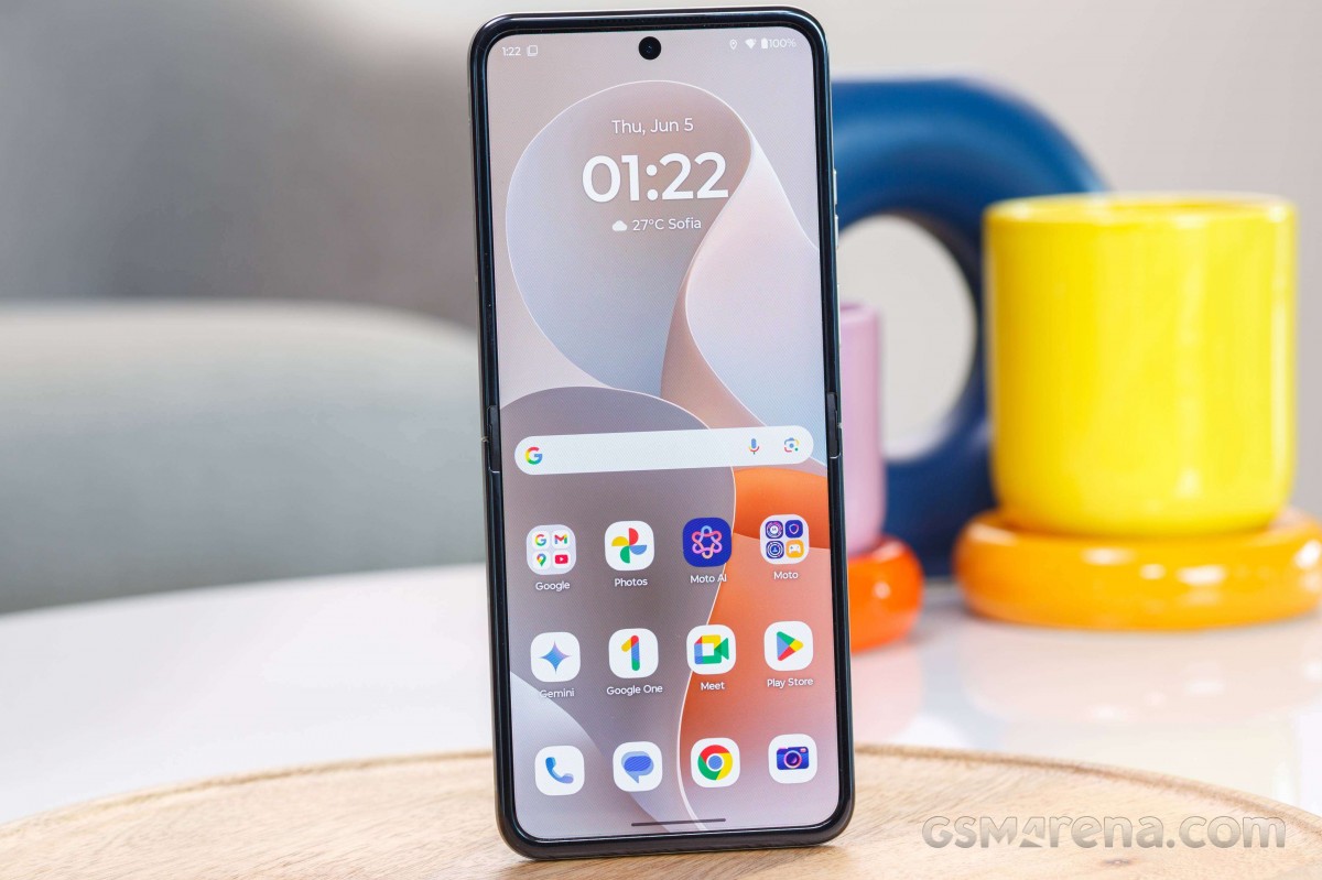 Motorola Razr 2025 en para revisión