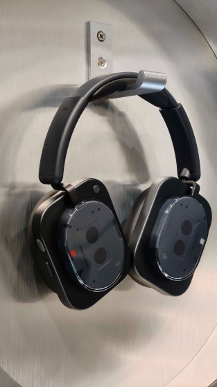 Nothing Headphone (1) in white and black