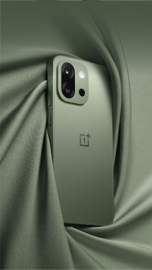 OnePlus 13s in Green Silk