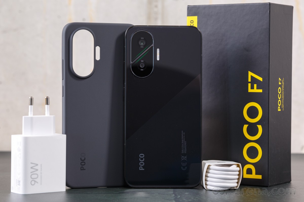 We unbox the Black Poco F7