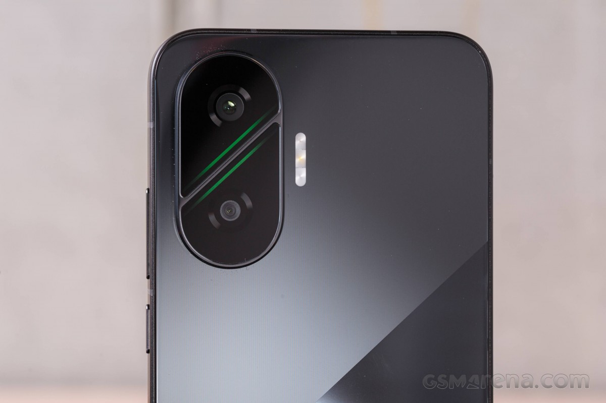 We unbox the Black Poco F7