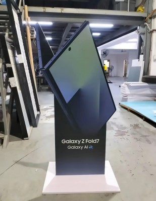 Retailer banner unearths Samsung Galaxy Z Fold7’s design, presentations off its slim body
