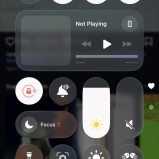 The effects of the “Reduce Transparency” toggle