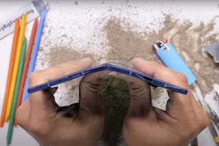 Galaxy Z Fold7 bend test