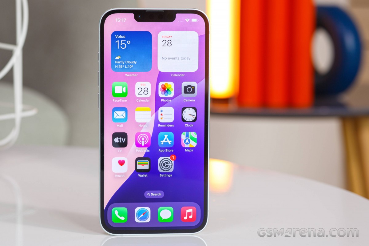 iPhone 16e
