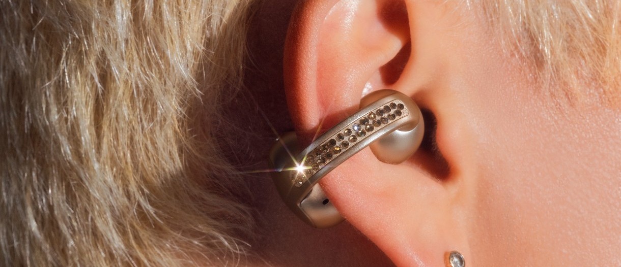 Open-ear Motorola Buds Loop are now available in the US and Canada