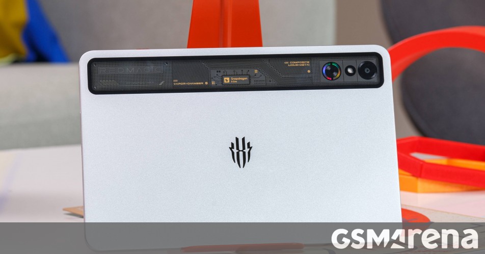 RedMagic Astra Gaming Tablet unboxing