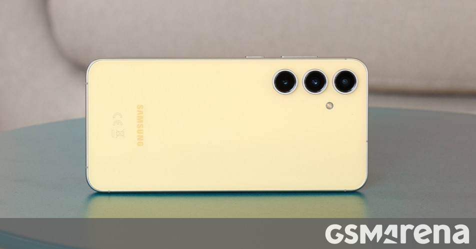 Samsung starts testing One UI 8 for the Galaxy S24 FE