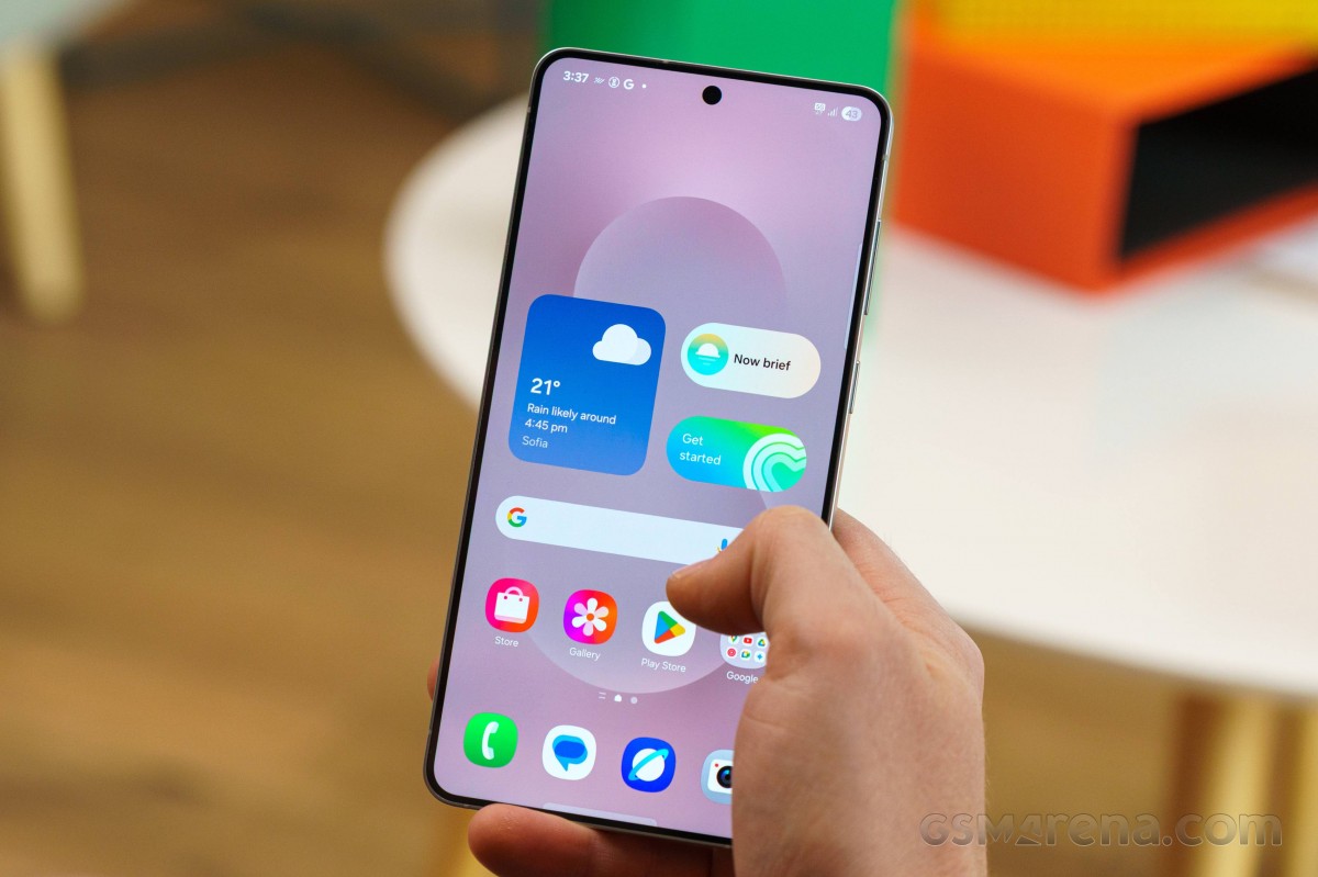 Samsung Galaxy S26 Edge to fix its predecessor's main issue while being even thinner