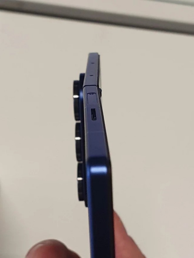 Samsung Galaxy Z Fold 5 Unit is not opening completely