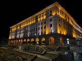 Low-Light: Z Fold 7 1x (F/1.7, ISO 400, 1/20)