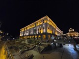 Low-Light: Z Fold 6 0.6x (F/2.2, ISO 1250, 1/25s)