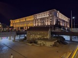 Low-Light: Z Fold 6 1x (F/1.8, ISO 2000, 1/50)