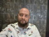Galaxy Z Flip7 selfies (f/2.2, ISO 800, 1/60s)