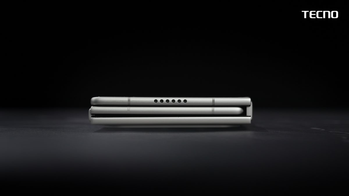 The Phantom Ultimate G Fold uses two sizes of hinges