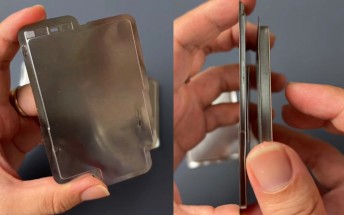 iPhone 17 Air’s shockingly thin battery poses for the camera