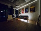 Low-light photo samples, 0.6x: Galaxy Z Flip7 - f/2.2, ISO 1250, 1/25s - Samsung Galaxy Z Flip7 FE vs. Galaxy Z Flip7