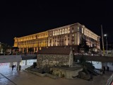 Low-light photo samples, 1x, Night mode: Galaxy Z Flip7 FE - f/1.8, ISO 500, 1/20s - Samsung Galaxy Z Flip7 FE vs. Galaxy Z Flip7 