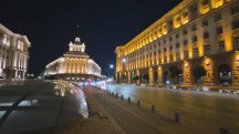 Low-light video samples, Galaxy Z Flip7: 0.6x - Samsung Galaxy Z Flip7 FE vs. Galaxy Z Flip7