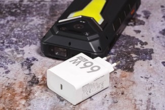 Unboxes Ulefone