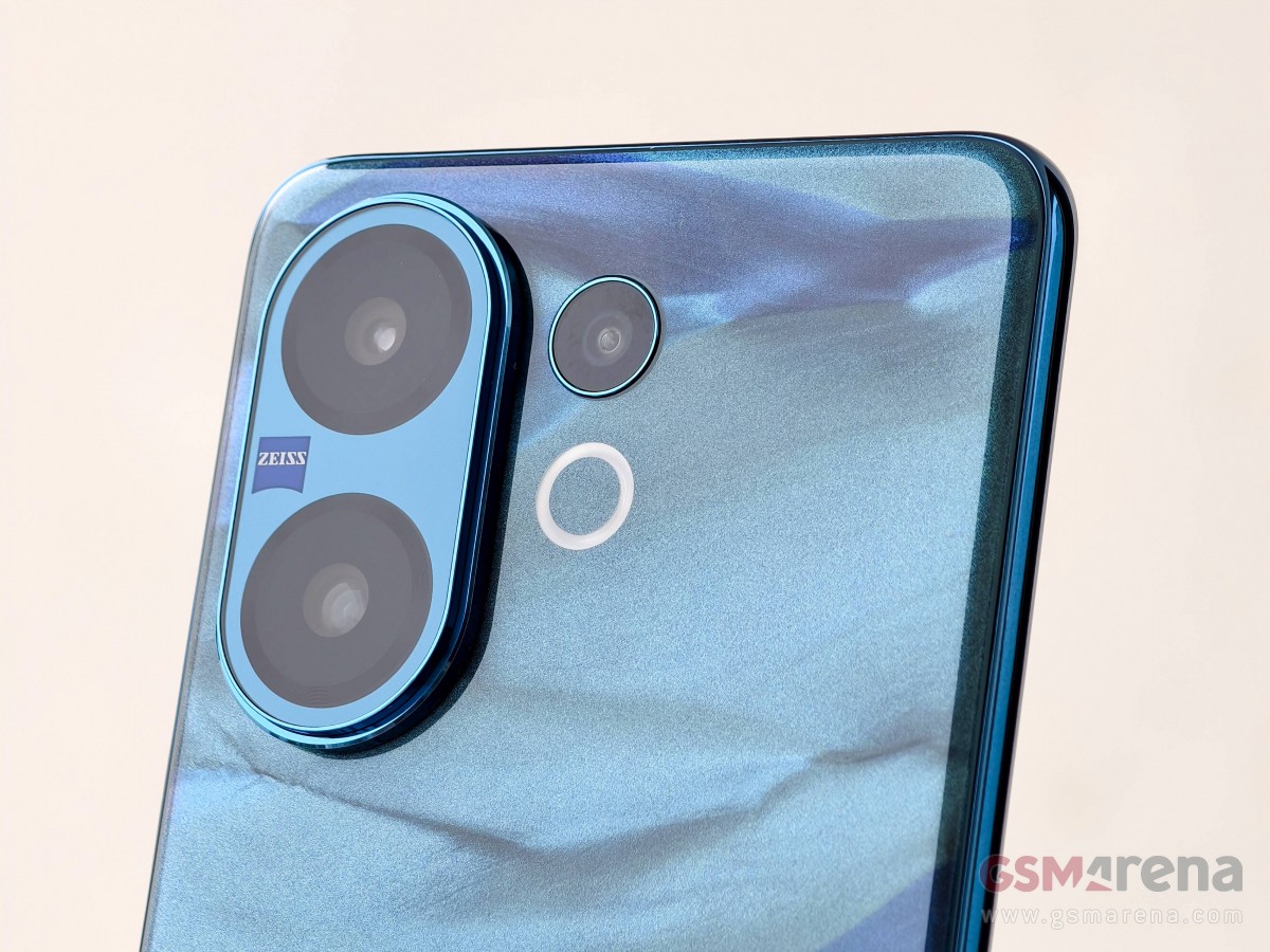 vivo V60 hands-on