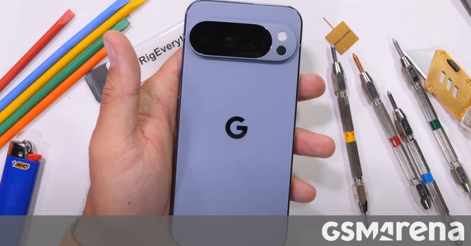 The Pixel 10 Pro XL passes the bend test with flying colors