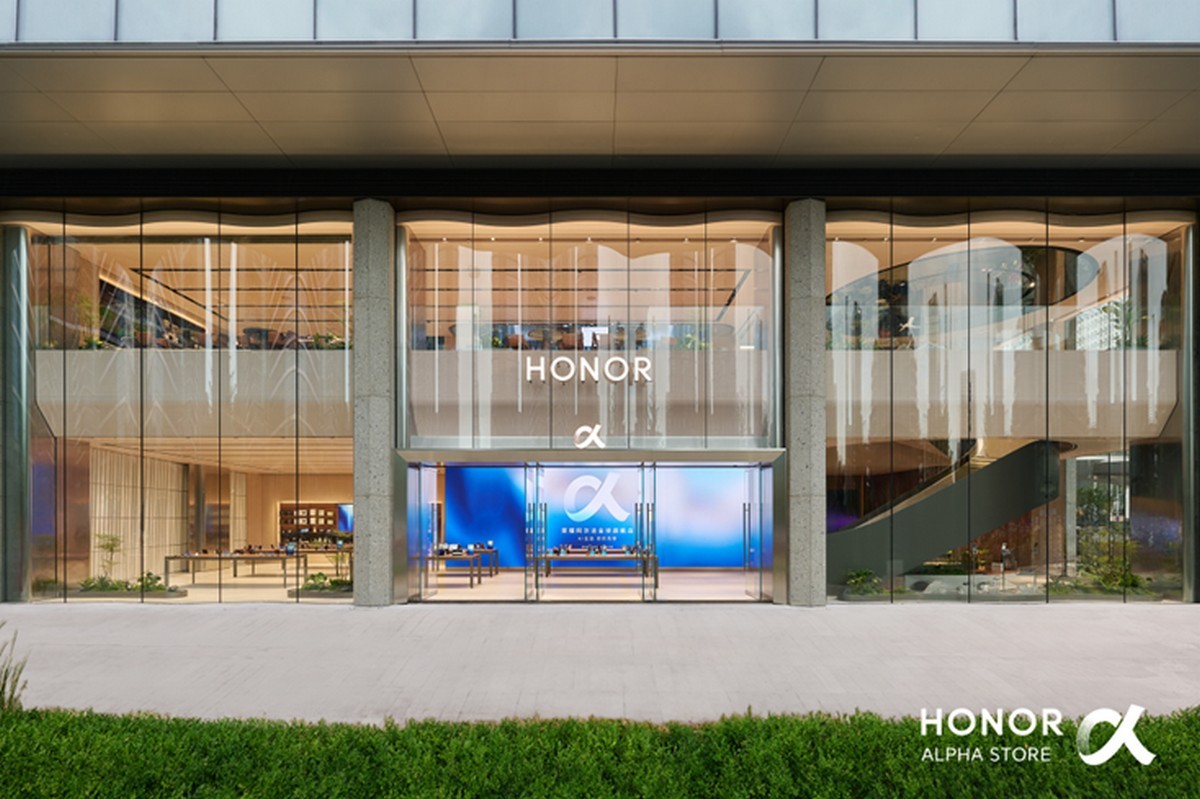 The honor opens alpha global flagship store