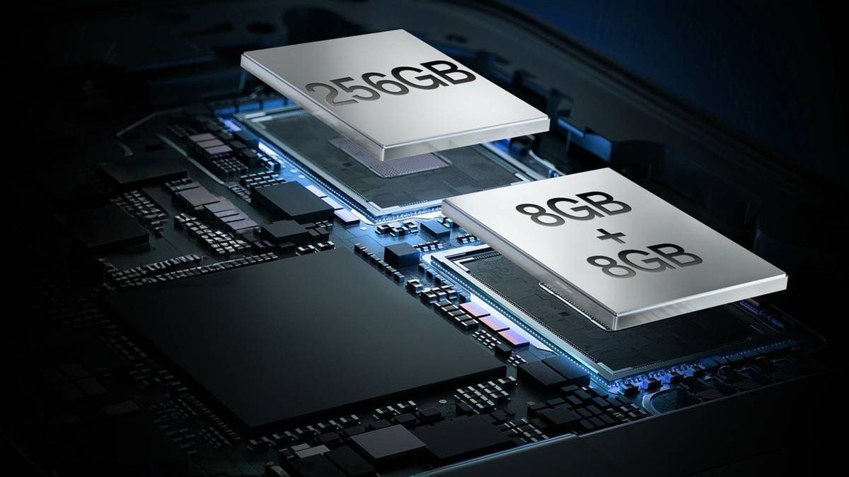 The Oppo A6 Pro 4G is powered by the Helio G100, has 8/256GB memory