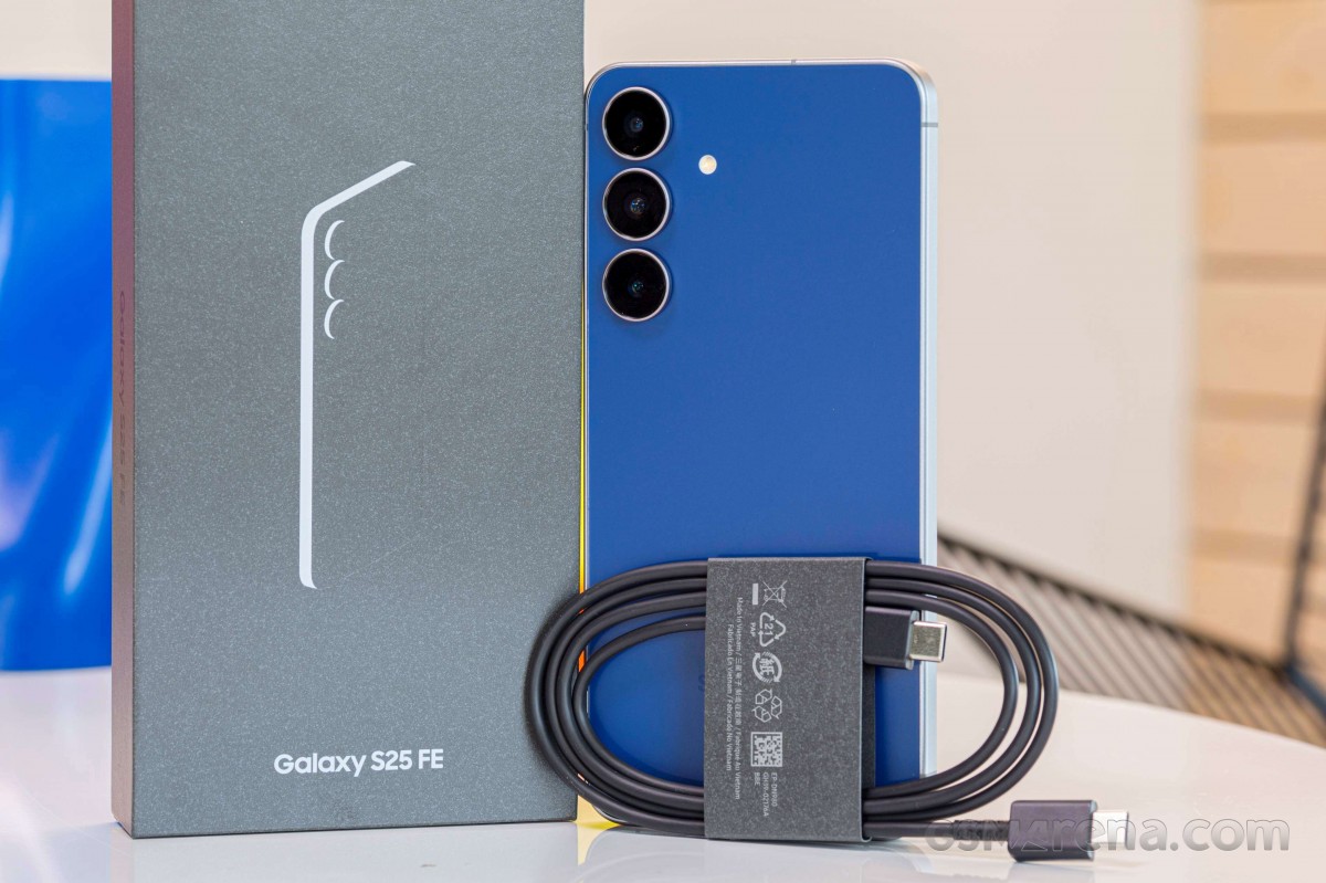 Samsung Galaxy S25 FE in for review