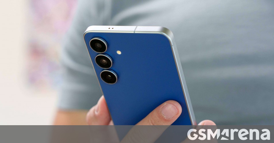 Samsung Galaxy S25 FE in for review
