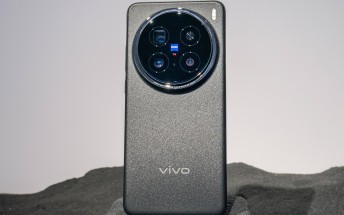 vivo X300 Pro will come with a flat display