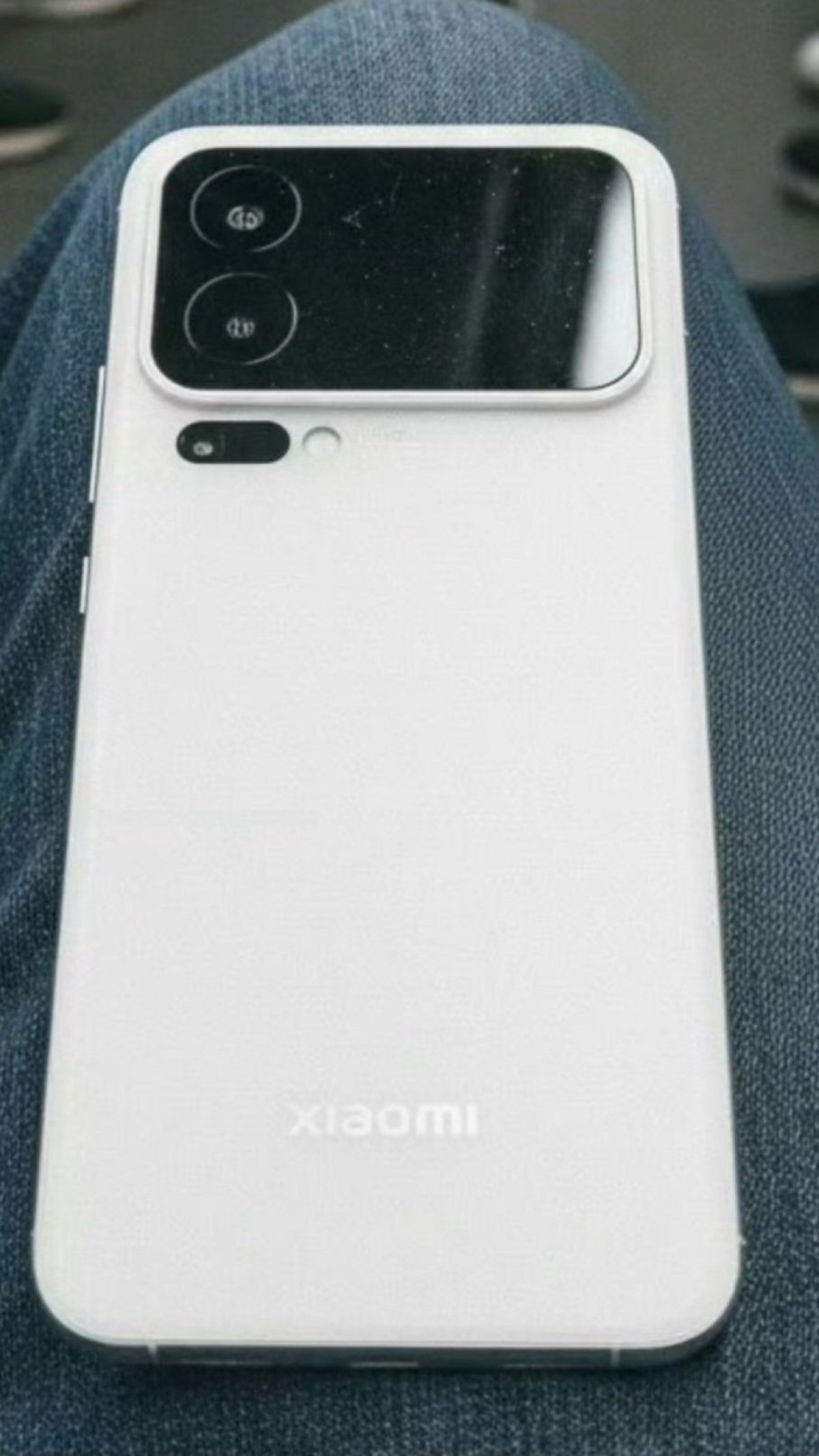 Xiaomi 16 series could bring back the secondary display