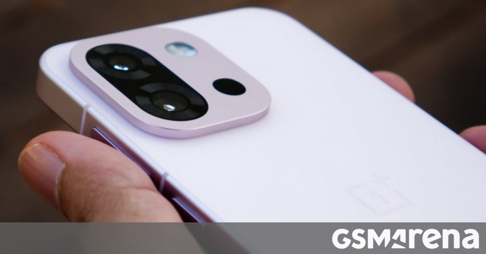 OnePlus 15s/15T's flagship chipset leaks, big battery too