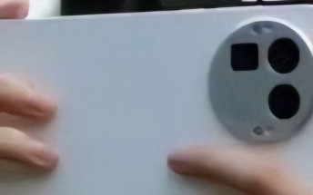 Realme GT 8 Pro leaks again in a live photo, along with key specs