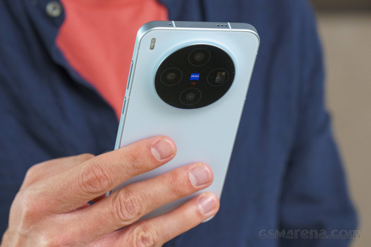 vivo X300 in for review