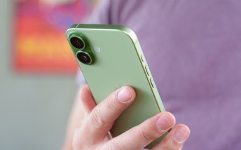 Apple projected to surpass Samsung as global smartphone shipments leader 