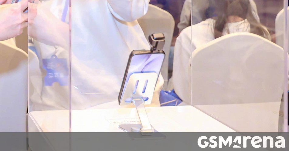 Honor Robot Phone showcased ahead of MWC