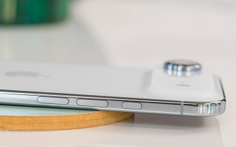 iPhone Air’s poor sales have discouraged Chinese makers from slim phones