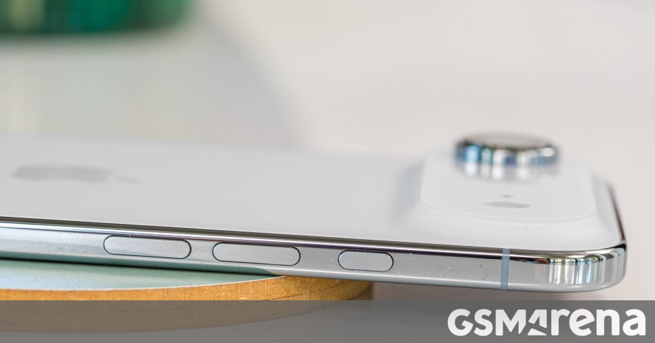 iPhone Air's poor sales have discouraged Chinese makers from slim phones