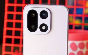 OnePlus 15 gets Neon camera filter and bypass charging support for non-gaming activities with the latest update