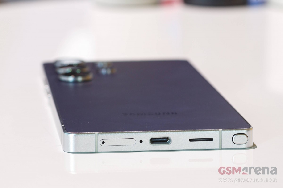Samsung testing a dual-cell 20,000mAh silicon-carbon battery, rumor claims