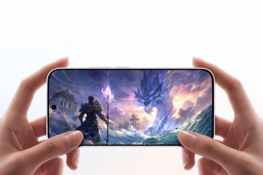 Both S50 members get FHD+ 120Hz AMOLEDs and ultrasonic fingerprint scanners