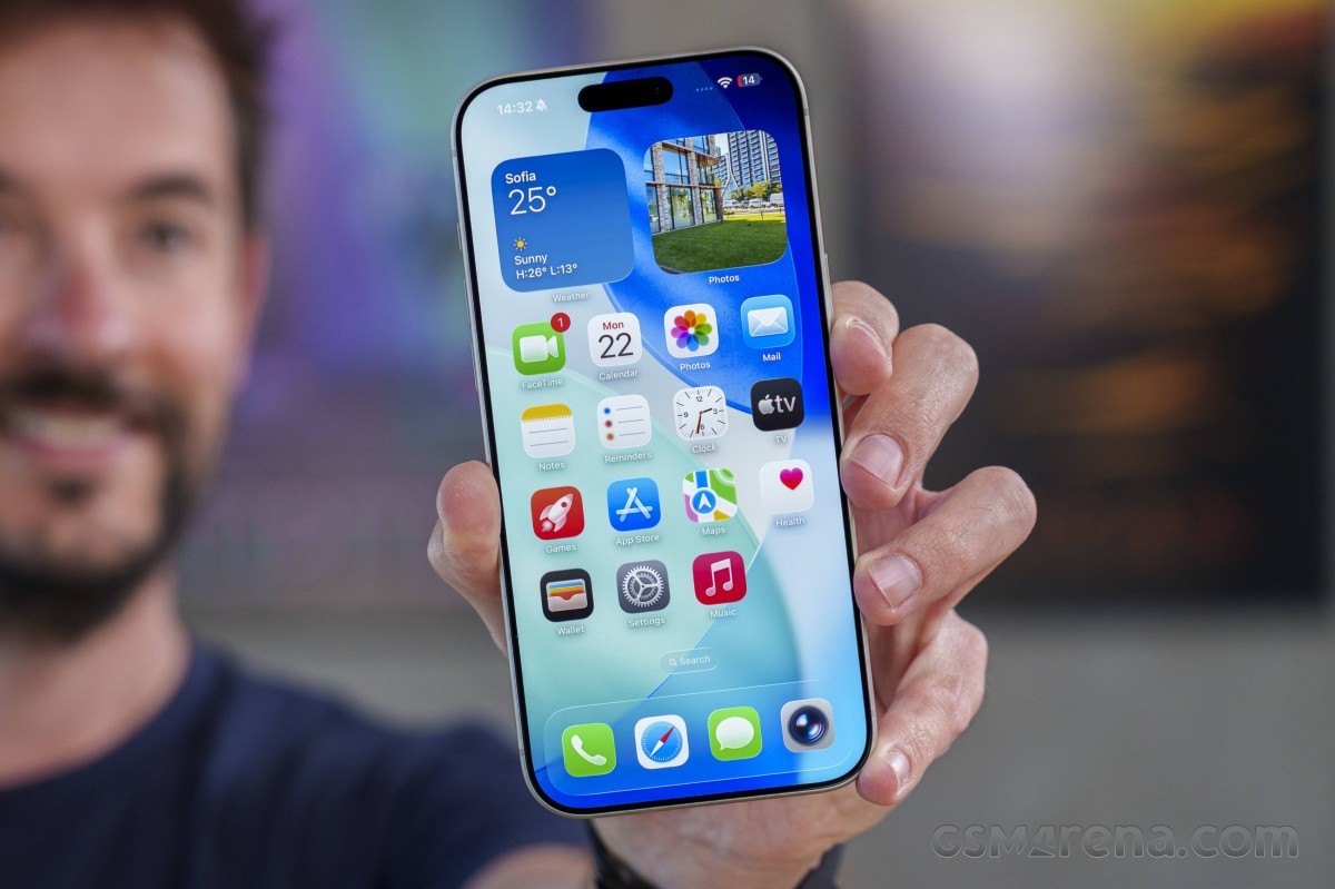 IDC: Smartphone shipments up 2.3% in Q4 2025, Apple is the clear winner 