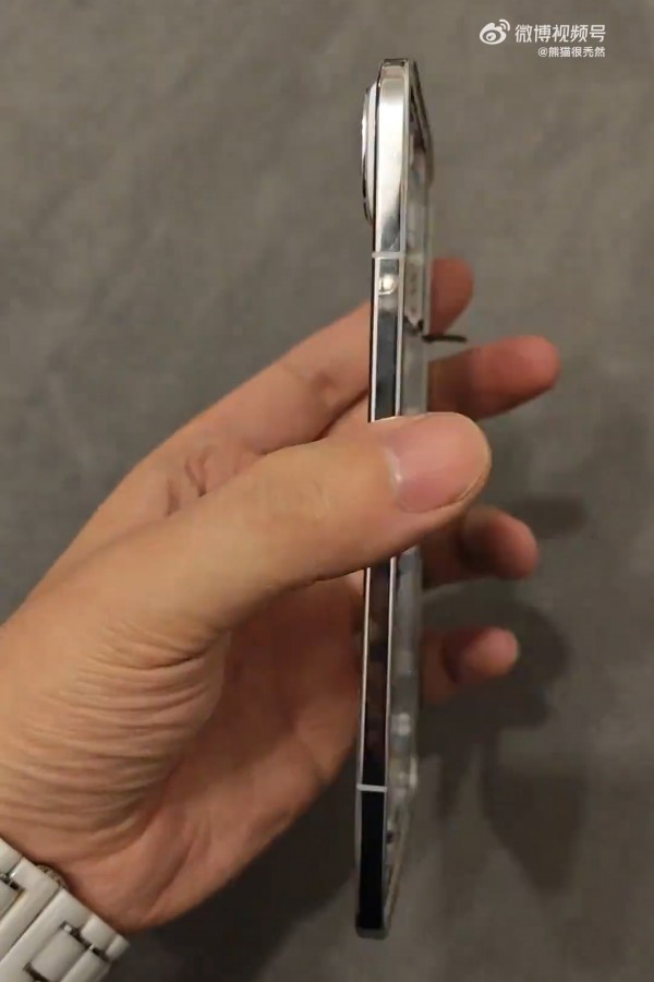 Sisi samping Xiaomi 17 Air