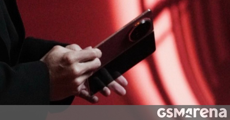 Honor Magic V6 breaks cover ahead of MWC launch 