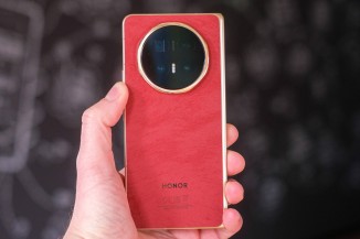 We have an Honor Magic V6 in our office