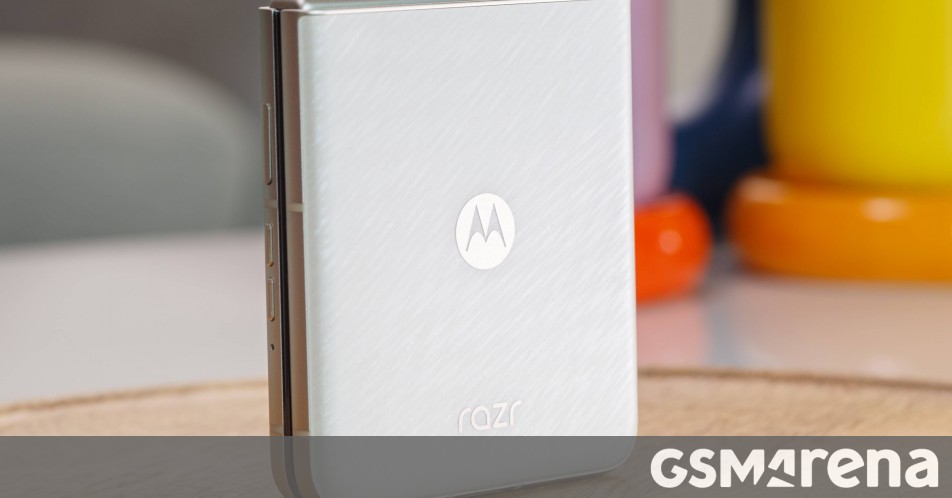 Motorola's latest foldables are finally getting Android 16 in the US