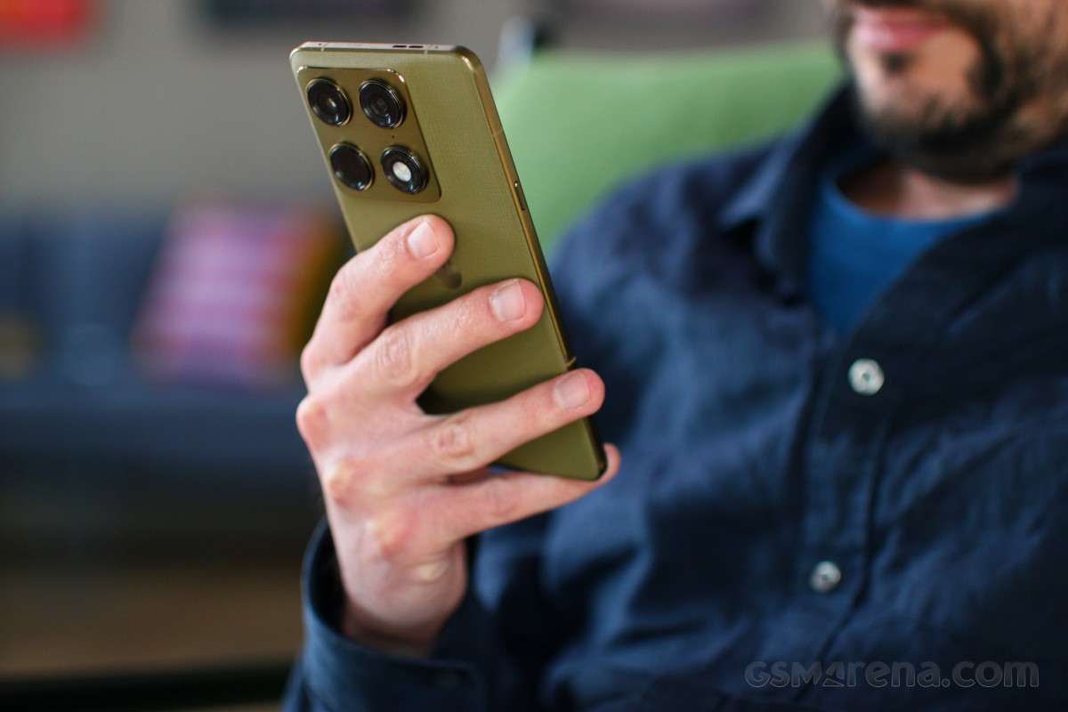 review for motorola signature